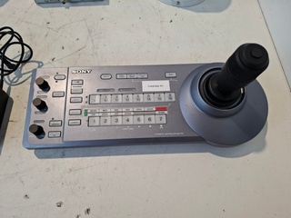 IP-besturingspaneel, SONY, RM-IP10, met 3x PTZ camera, SONY SRG-300SE