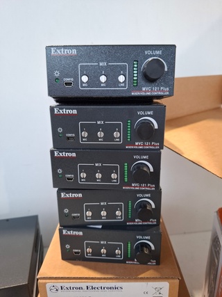 Partij Diverse professionele AV apparatuur, Extron, Blackmagic, Tascam