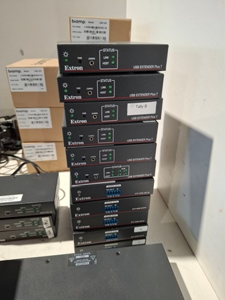 Partij Diverse professionele AV apparatuur, Extron, Logitech, Neets, B