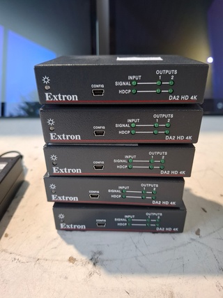 Partij Diverse professionele AV apparatuur, Neovo, Extron