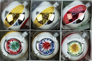 Ca. 259x Partij glazen kerstornamenten – diverse kleuren en uitvoering