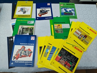 Boeken/auto elektronica en technische leergang