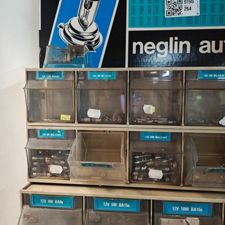 partij Diverse autolampen in sorteerbakjes