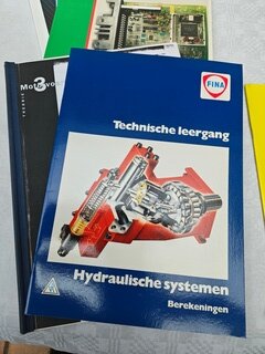 Boeken/auto elektronica en technische leergang