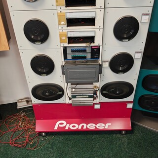 Presentatiekast met autoradio’s, Pioneer