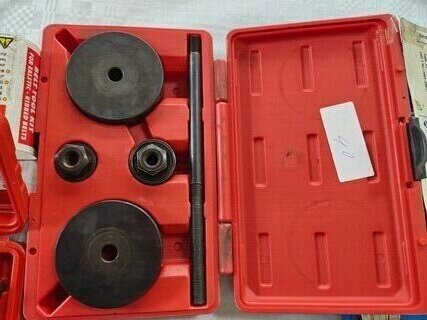 Pers voor rubberbussen VAG, US Pro Tools, AT-4054