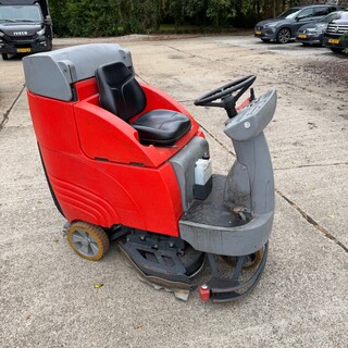 Opzit schrob- zuigmachine, Hako, Hakomatic B750 R, rood/grijs