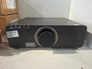 Projector, Panasonic, PT DZ770, ET DLE250 lens, 2x ET-LAD60AW lamp, zw