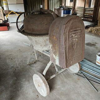 Betonmolen, Vogele