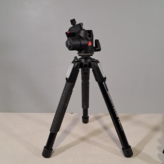 2x Camerastatief, Manfrotto, MT057C4 en model 190
