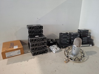 Partij Diverse professionele AV apparatuur, Extron, Logitech, Behringe