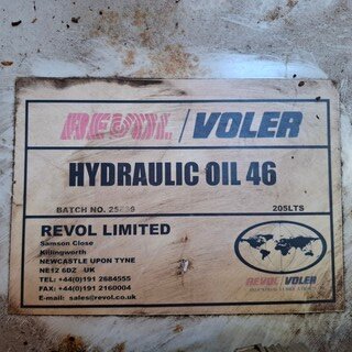Vat a 205 liter hydrauliek olie Recol / Voler, 46