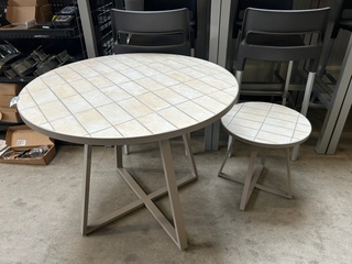 2x Tuintafel
