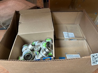 Ca. 30x Uponor persfittingen voor leidinginstallaties