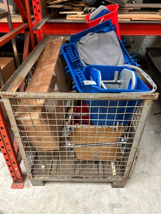 Partij diversen w.o. schoonmaakwagen