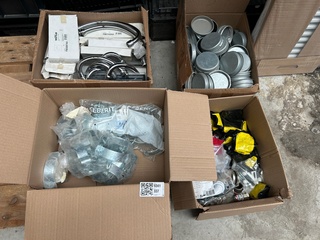 4x Doos met badkameraccessoires w.o. kranen W.o. Geberit, Venlo