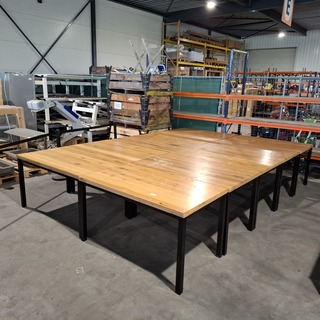 Ca. 10x Eiken horeca/ kantine tafels