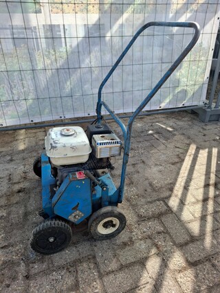 Verticuteermachine Bluebird