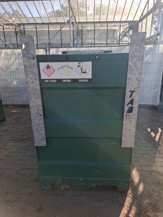 Brandstofopslagtank met vulpistool De Blesse, 3000 High Compact, bouwj
