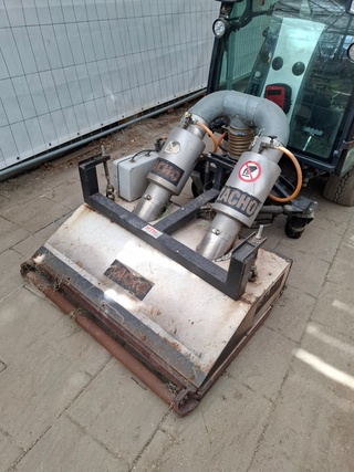 Werktuigdrager met onkruidbrander Nillfisk, City-Ranger 2250, bouwjaar