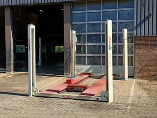 4-Koloms hefbrug met ingebouwde krik, Stertil Koni, ST-4040-S capacite