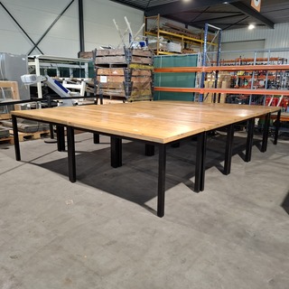 Ca. 10x Eiken horeca/ kantine tafels