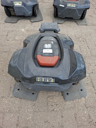 5x robotmaaier Husqvarna, bouwjaar 2015/18