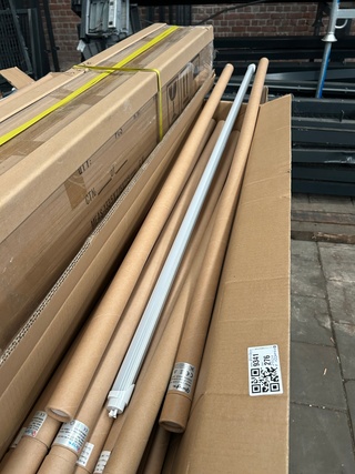 Ca. 400x Led tube (w.o. 250x QB-LT-22W-4K-125-1497), Qbright