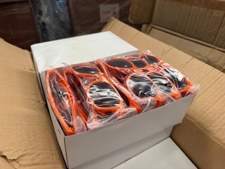 Ca. 1000x Zonnebril Wayfarer model oranje