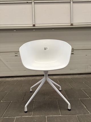 Design stoel draaibaar