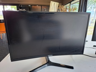 3x Monitor Samsung, C24F396FHU