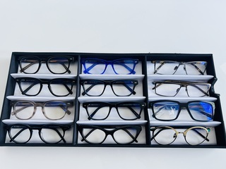 Ca. 12x Optische monturen, Tom Davies, in luxe opbergdoos/displaytray