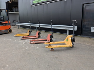 4x Diverse handpompwagen