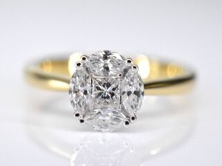 Gouden ring met prinses en marquise geslepen natuurlijke diamanten