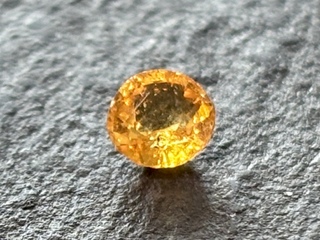 Spessartien - 0.57 carat natuurlijke spessartien