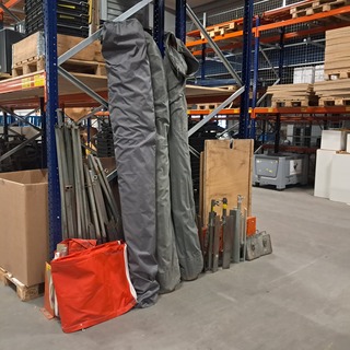 3x Marktparasol  & inklapbare tafels