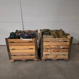 2x Partij camouflage kleding en uitrusting, Woodland / KPU / KL / Falk