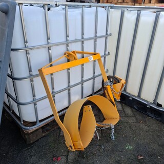 Verticale vaten lifter Manutan, LG800, bouwjaar 2014