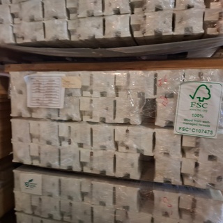 Ca. 28x Hardhouten deurkozijn gegrond
