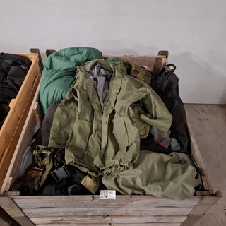 2x Partij camouflage kleding en uitrusting, Woodland / KPU / KL / Falk