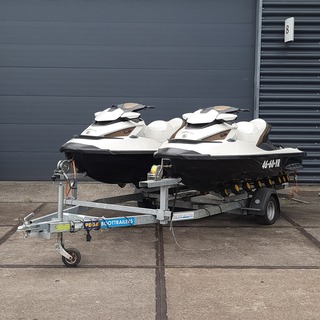 2x Waterscooter op dubbele Pega JD1350 stallingstrailer, Seadoo, GTX L