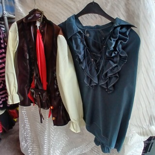 Ca. 60x Piratenkleding