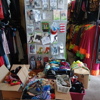Snorren baarden panty’s handschoenen sjaaltjes maskers