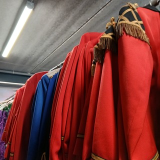Ca. 57x Fanfare kleding