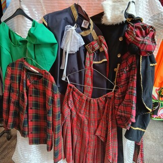 Ca. 64x Schotse feestkleding