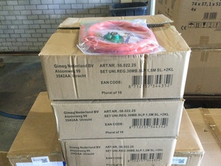 Ca. 30x Gasdrukregelaarset, 150 cm slang en 2 klemmen Gimeg, 5602225