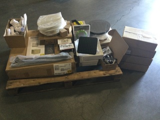 Pallet met diverse sanitair artikelen