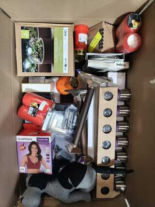 Doos vol met diverse producten