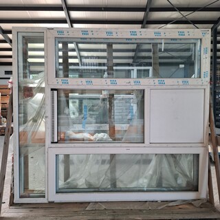 2x Kunststof kozijn met glas antraciet