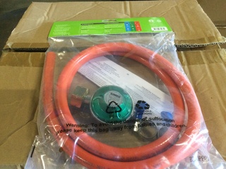 Ca. 30x Gasdrukregelaarset, 150 cm slang en 2 klemmen Gimeg, 5602225